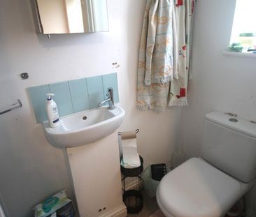 Queens Road, Worthing, West Sussex - Photo 4