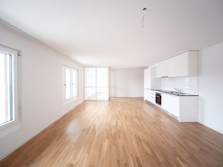 4.5 Zimmer, 111 m², 8. Stock - Photo 4