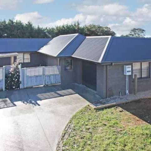 3 Bedroom 1 bathroom Brick House - Photo 1