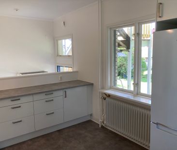 Källstorpsvägen, Trollhättan - Photo 1