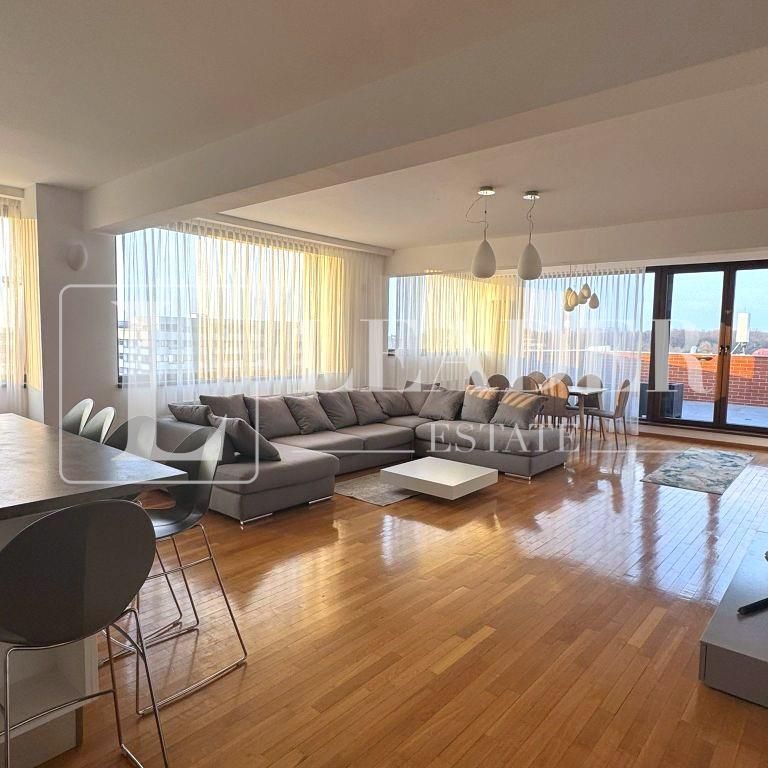 Apartament Spatios de 4 Camere cu Terasa si 3 Locuri de Parcare | Vederi Panoramice - Photo 1