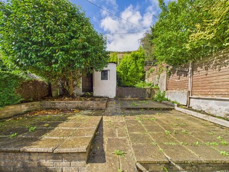 4 bedroom terraced house to rent - Photo 4