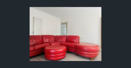 Freshly Renovated, Fully Furnished House - Photo 5