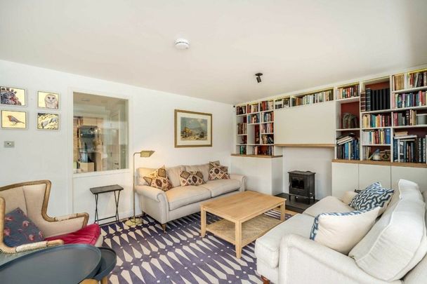 Staveley Gardens, Chiswick, W4 - Photo 1