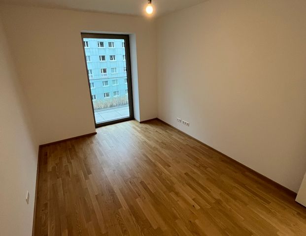 Neuwertige 3 Zimmer Wohnung mit 2 Balkonen in Freidrichshain! - Foto 1