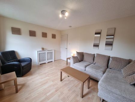 2 bedroom flat to rent - Photo 2