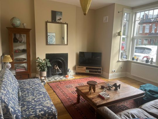 Room in a Shared House, Palmerston Crescent, N13 - Photo 1