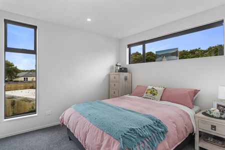 Modern 3 Bedroom Townhouse in Sydenham - Photo 5