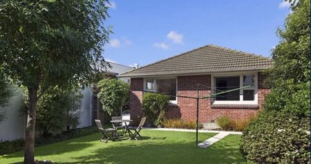 Wonderful on Westminster - two bedroom with garden - Photo 4