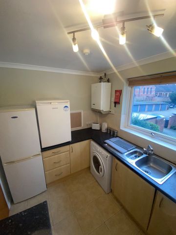 Room in a Shared Flat, St. Lukes Close, SE25 - Photo 5