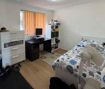 LARGE 3 BEDROOM UNIT - Photo 5