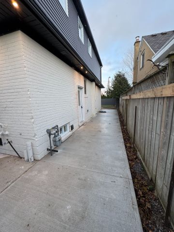 For Lease - 1 Random Street, Toronto, Ontario - Photo 3