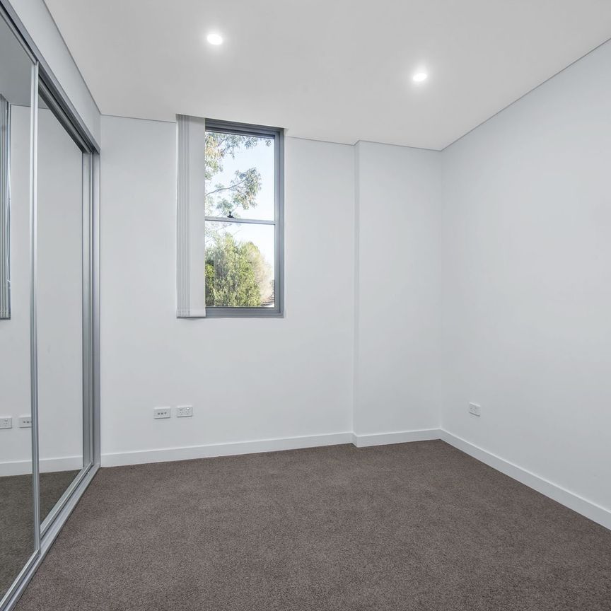 Emerald Apartments - Photo 1