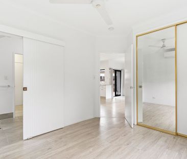 Gated Lakeside Villa - Photo 3