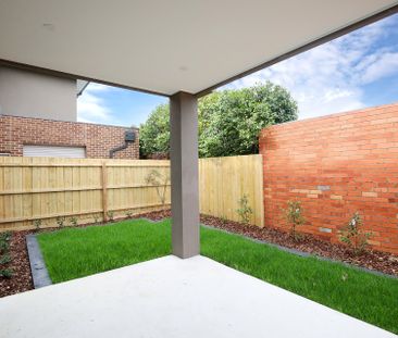 6 Highfield Road, Doncaster East - Photo 3