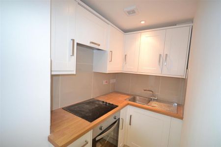 1 bedroom flat to rent - Photo 5