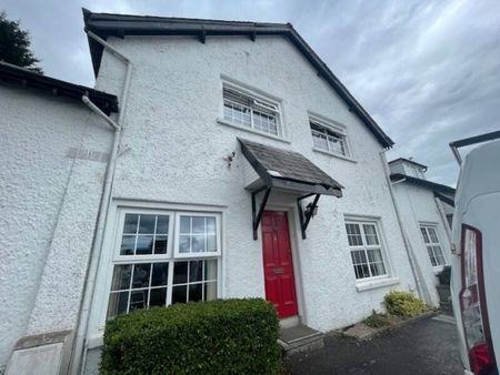 Partly Furnished 2 Bedroom Townhouse - Photo 4