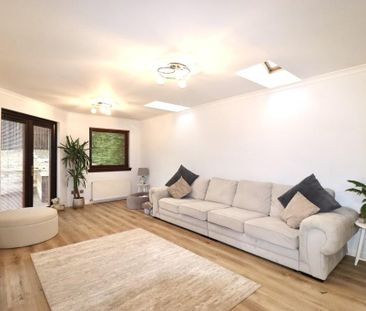 4 bedroom detached bungalow to rent - Photo 1