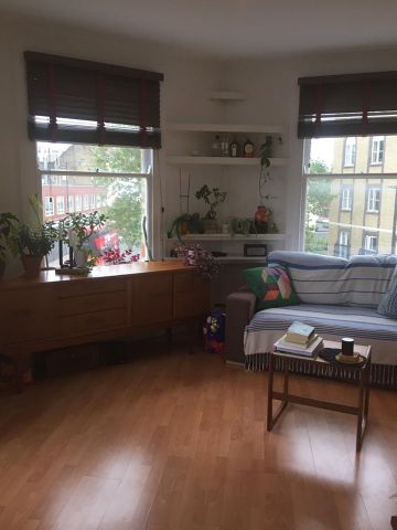 2 Bed Flat, Stockwell Road, SW9 - Photo 2