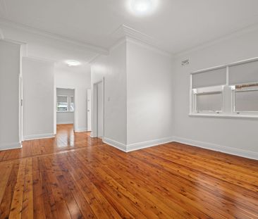 Beautifully Renovated Semi in a Prime Lifestyle Location - Photo 6