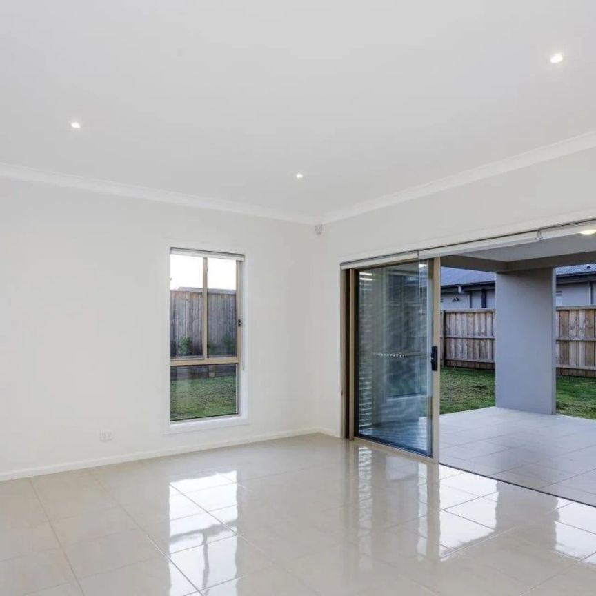 Modern Home in the heart of North Kellyville - Photo 1