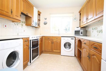 2 bedroom apartment to rent - Photo 4