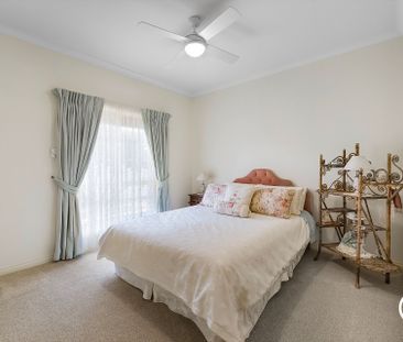Central Perfection! Incl. Fridge, Washing Machine and Clothes Dryer. - Photo 5