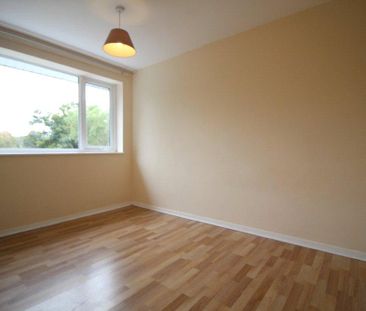 2 bedroom maisonette to rent - Photo 3