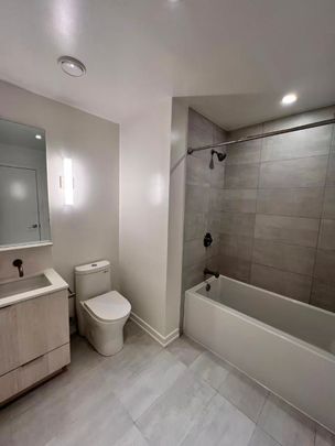 For Lease - 110 Broadway Avenue Unit# 2103 S, Toronto, Ontario - Photo 1