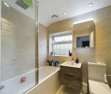 2 bedroom semi-detached house to rent - Photo 6