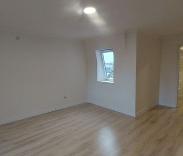 Woning te huur in Kortrijk voor € 795 met 2 slaapkamers - Photo 2