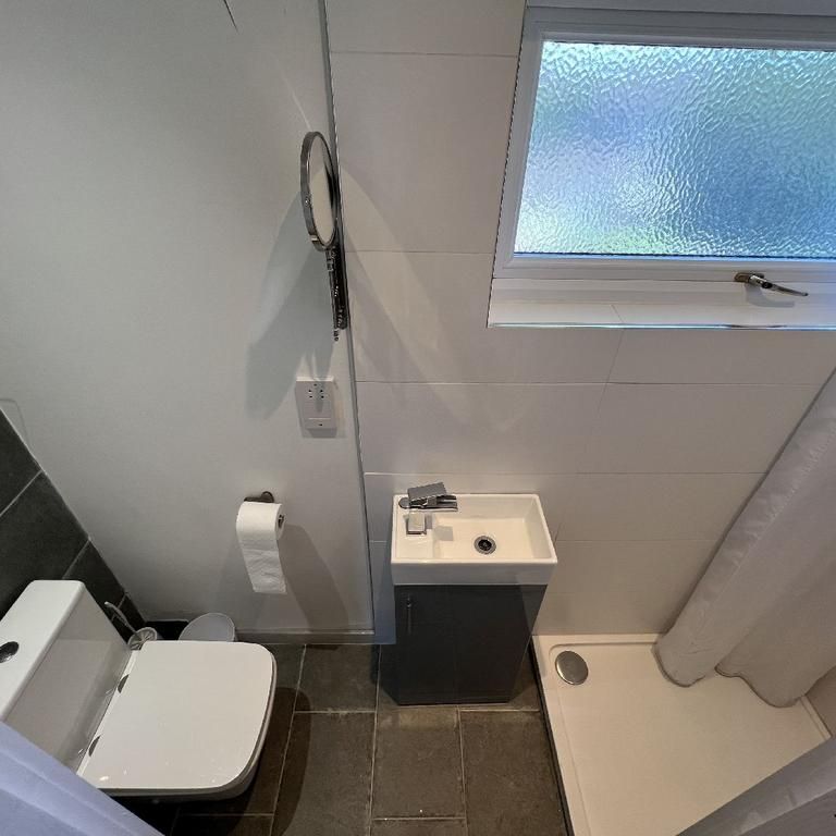 5 bedroom house to rent - Photo 1