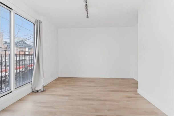 For Lease - 401 Roncesvalles Avenue Unit# 2nd floor, Toronto, Ontario - Photo 1
