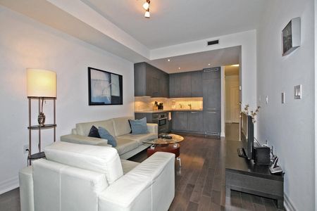 For Lease - 8 The Esplanade Avenue Unit# 3512, Toronto, Ontario - Photo 5
