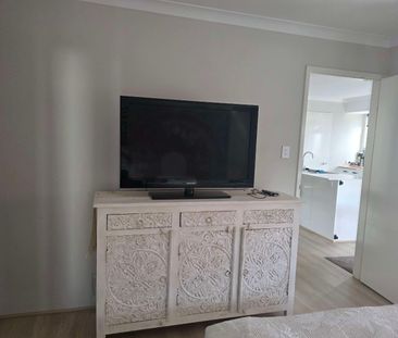 Ellenbrook - Photo 1