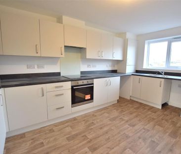 3 bedroom semi-detached house to rent - Photo 5