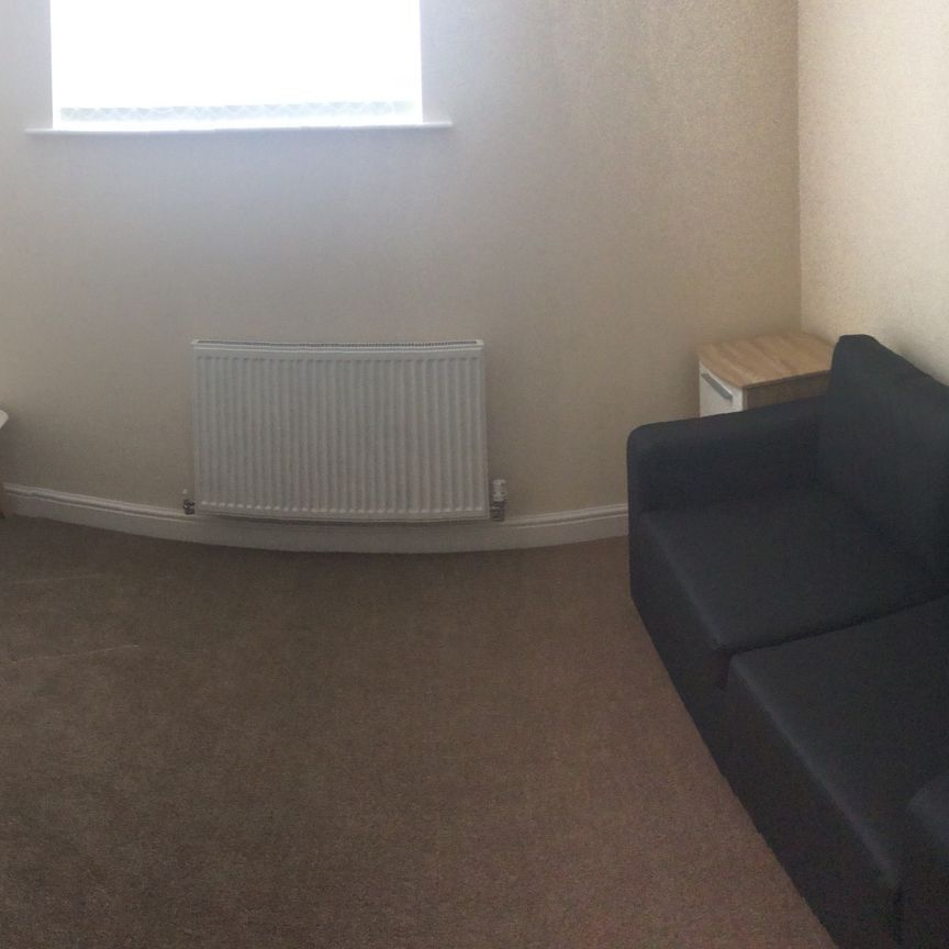 168 Westgate, WF2, Wakefield - Photo 1