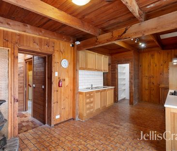 2/160 Roger Road, Panton Hill, Vic 3759 - Photo 3