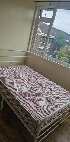 1 bedroom in a house share to rent - Photo 1