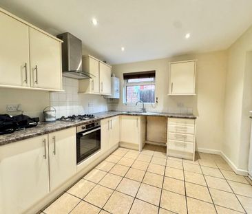 2 bedroom bungalow to rent - Photo 2