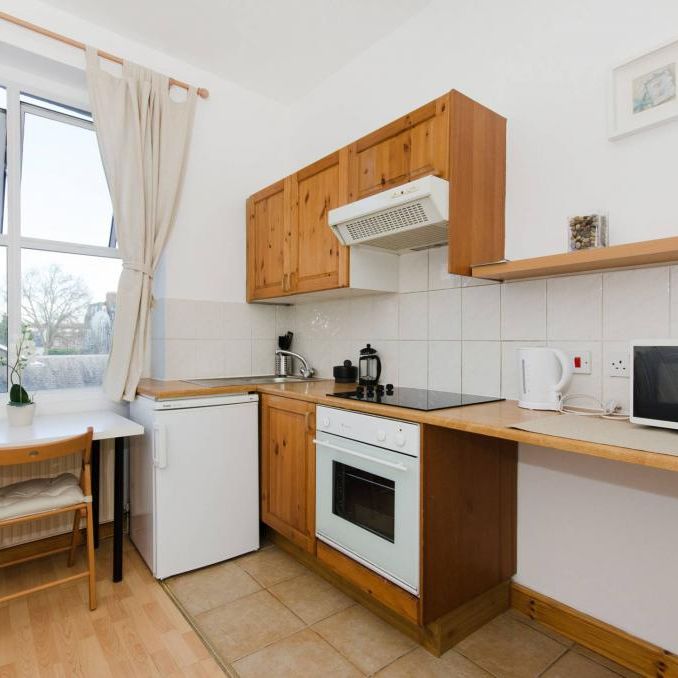 Flat 09 West Cromwell Road, Earls Court SW5 9QL - Photo 1