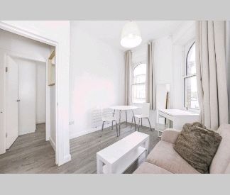 Studio Flat, High Street, NW10 - Photo 3