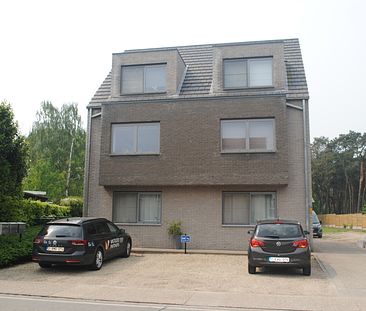 Gezellig en verzorgd duplexappartement met 2 slaapkamers nabij het centrum van Mol. - Photo 2