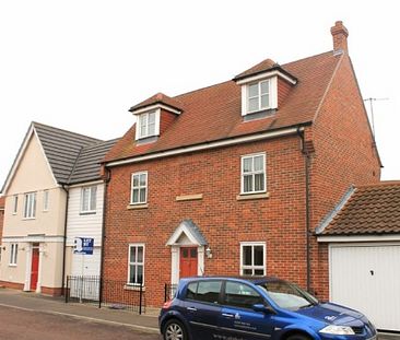 5 Bed - Mascot Square, Hythe, Colchester - Photo 4