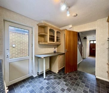 3 bedroom semi-detached house to rent - Photo 6