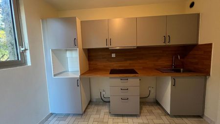 Location Appartement 4 pièces 99m² CHAMALIERES 63400 - Photo 5