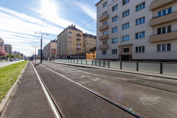 Pronájem bytu 2+1 77 m² - Photo 1