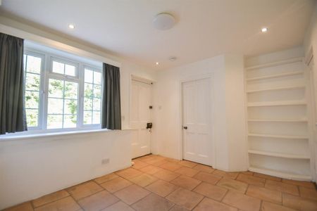 5 bedroom detached house to rent - Photo 4