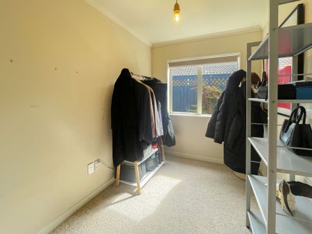 Family Living Beckons - Photo 4