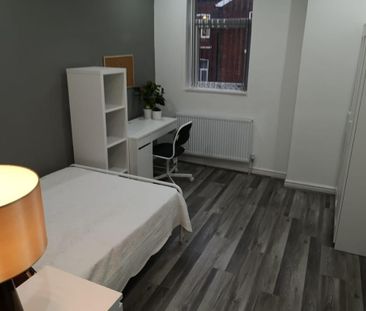 8 bedroom terraced house to rent - Photo 6